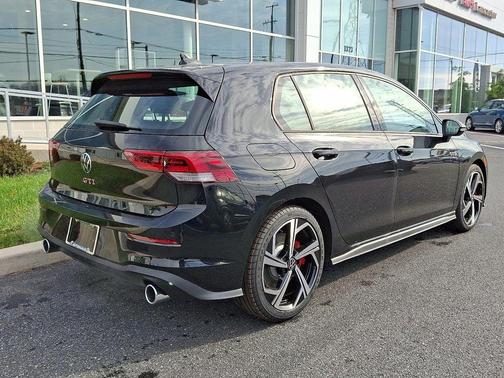 2026 Volkswagen Golf GTI 2.0T SE DSG