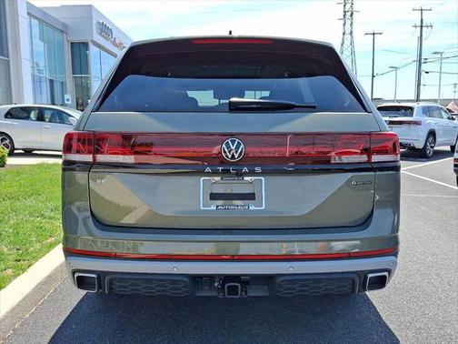 2025 Volkswagen Atlas 2.0T Peak Edition