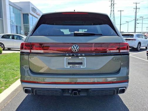 2025 Volkswagen Atlas 2.0T Peak Edition