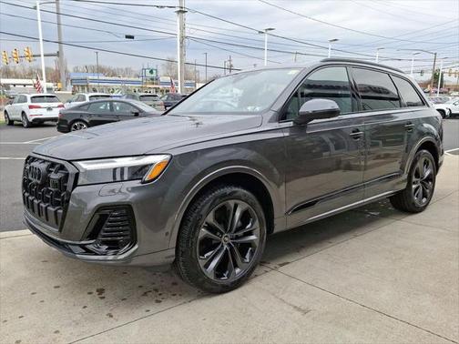 2025 Audi Q7 55 Premium Plus