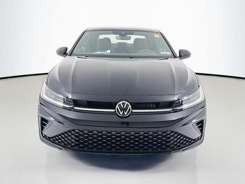 Deep Black Pearl 2026 Volkswagen Jetta 1.4T S