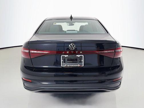 Deep Black Pearl 2026 Volkswagen Jetta 1.4T S