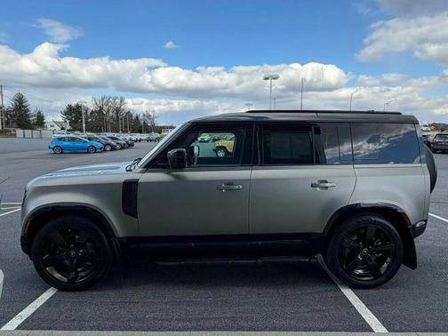 2025 Land Rover Defender 110 P400 X-Dynamic SE