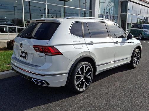 2022 Volkswagen Tiguan 2.0T SEL R-Line 4MOTION