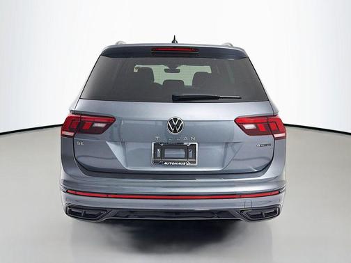 Platinum Gray Metallic 2024 Volkswagen Tiguan 2.0T SE R-Line Black 4MOTION