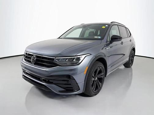 Platinum Gray Metallic 2024 Volkswagen Tiguan 2.0T SE R-Line Black 4MOTION
