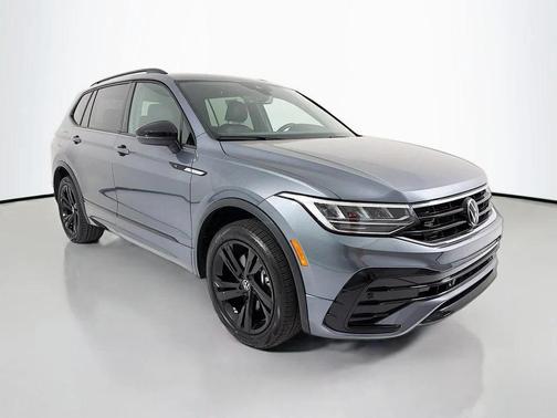 Platinum Gray Metallic 2024 Volkswagen Tiguan 2.0T SE R-Line Black 4MOTION
