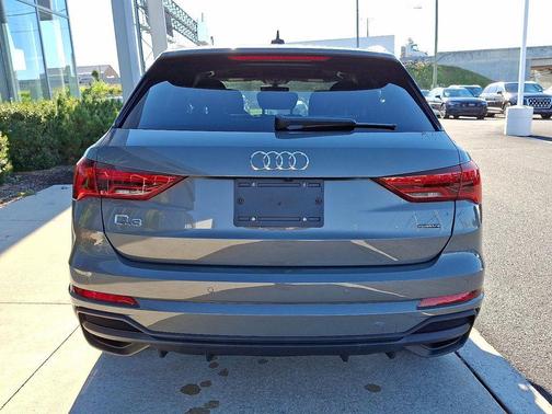 2024 Audi Q3 Premium 45 TFSI S line quattro Tiptronic