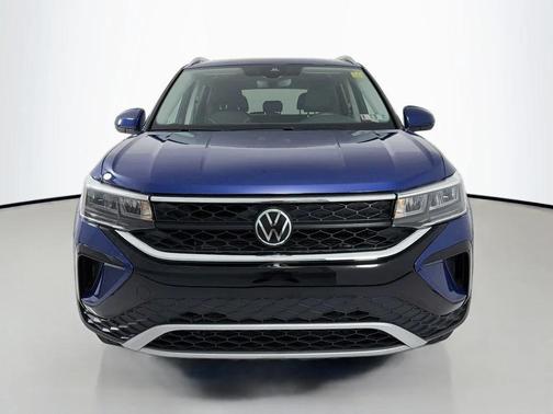 Dusk Blue Metallic 2024 Volkswagen Taos 1.5T SE