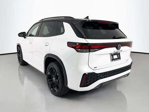 Opal White w/Deep Black Roof 2026 Volkswagen Tiguan 2.0T SE R-Line Black 4MOTION