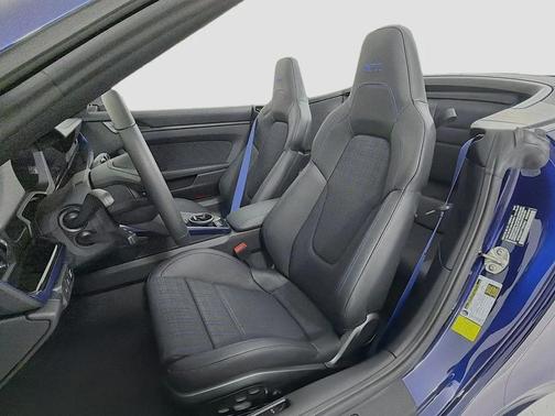 Gentian Blue Metallic 2026 Porsche 911 Carrera T