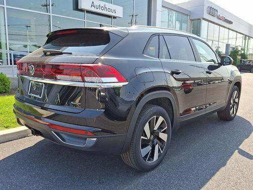 2025 Volkswagen Atlas Cross Sport 2.0T SE w/Technology 4MOTION