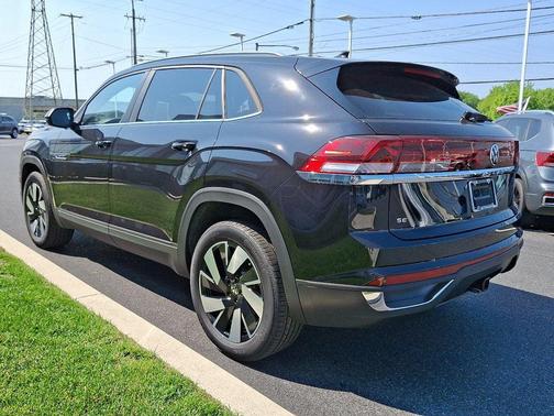 2025 Volkswagen Atlas Cross Sport 2.0T SE w/Technology 4MOTION