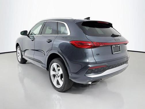 Tambora Gray Metallic 2026 Audi Q5 Premium Plus TFSI quattro S tronic