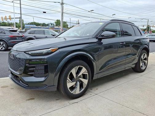 2025 Audi Q6 e-tron Premium Plus quattro