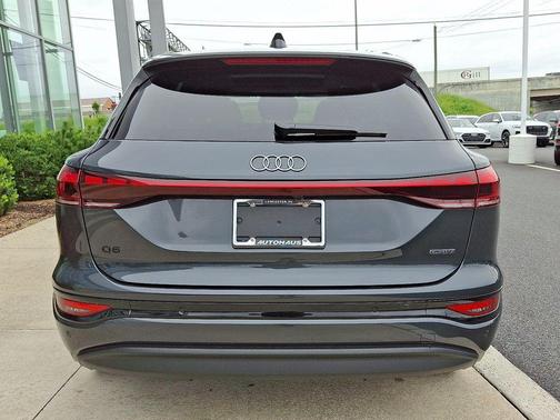 2025 Audi Q6 e-tron Premium Plus quattro