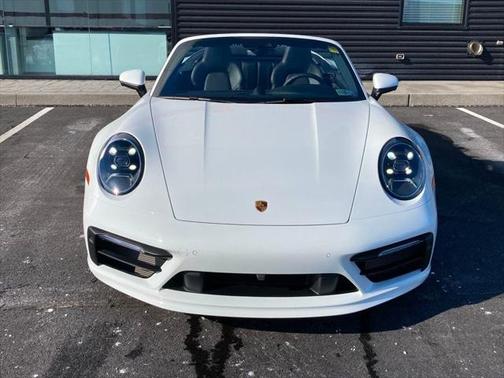 2022 Porsche 911 Carrera