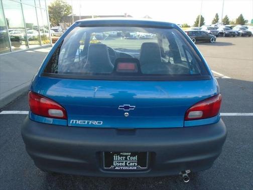 2000 Chevrolet Metro 2dr Hatchback