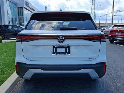 2025 Volkswagen Tiguan 2.0T SE 4MOTION