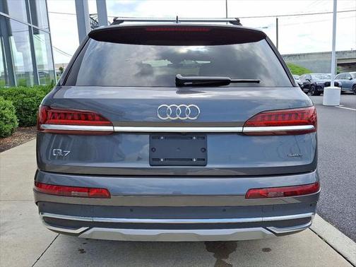 2022 Audi Q7 55 Premium