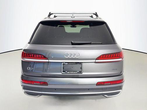 2022 Audi Q7 55 Premium
