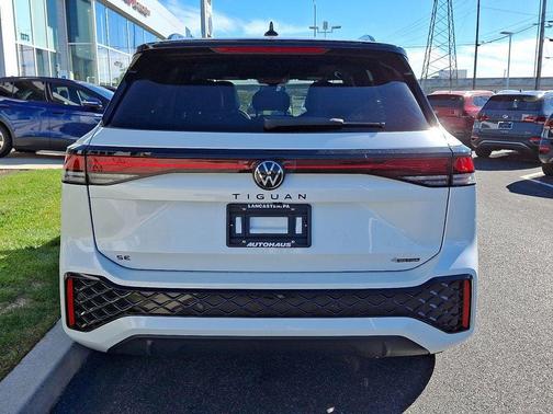 2026 Volkswagen Tiguan 2.0T SE R-Line Black 4MOTION