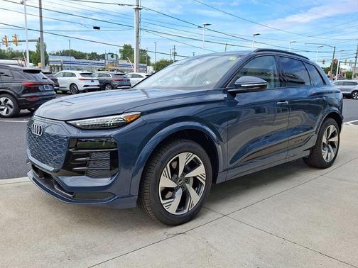 2025 Audi Q6 e-tron Premium Plus quattro