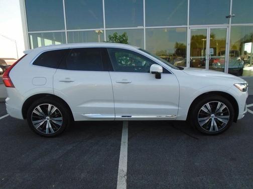 2022 Volvo XC60 B5 Inscription