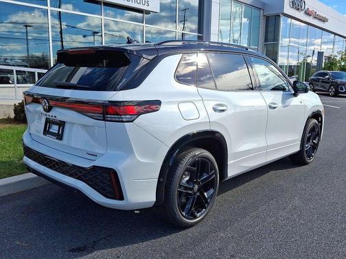 2026 Volkswagen Tiguan 2.0T SE R-Line Black 4MOTION