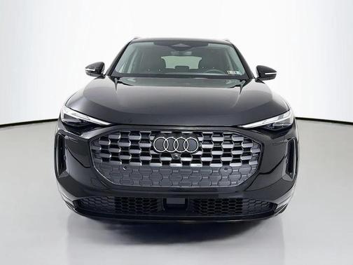 Mythos Black Metallic 2025 Audi Q5 Premium TFSI quattro S tronic