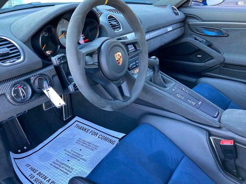 2024 Porsche 718 Cayman GT4 RS