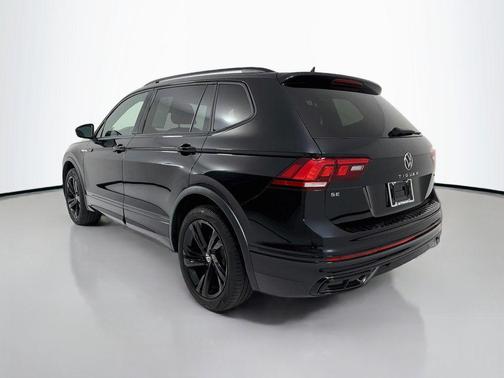 Deep Black Pearl 2024 Volkswagen Tiguan 2.0T SE R-Line Black 4MOTION