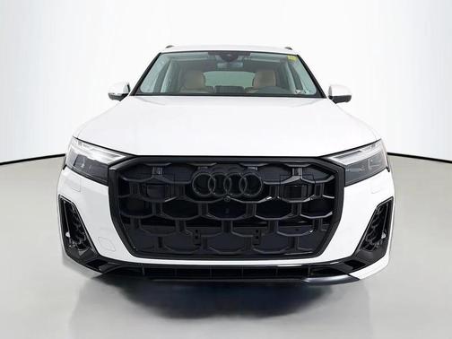 Carrara White 2026 Audi Q7 55 Premium