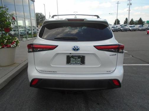 2022 Toyota Highlander Hybrid XLE