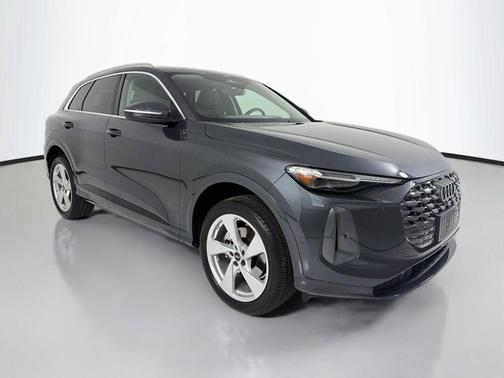 Tambora Gray Metallic 2025 Audi Q5 Premium Plus TFSI quattro S tronic