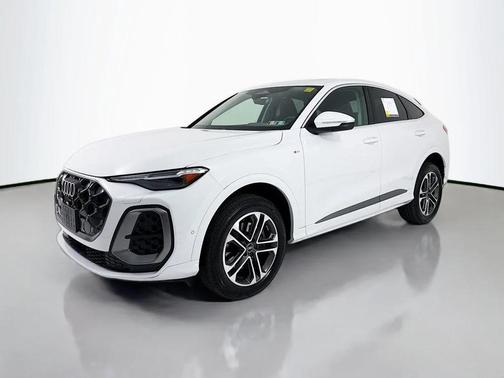 Glacier White Metallic 2025 Audi Q5 Premium Plus TFSI quattro S tronic
