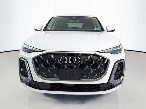 Glacier White Metallic 2025 Audi Q5 Premium Plus TFSI quattro S tronic