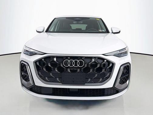 Glacier White Metallic 2025 Audi Q5 Premium Plus TFSI quattro S tronic