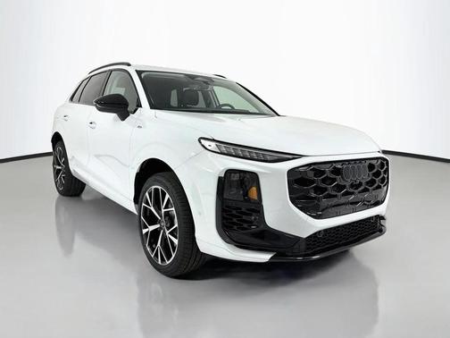 Glacier White Metallic 2026 Audi Q3 TFSI quattro S tronic