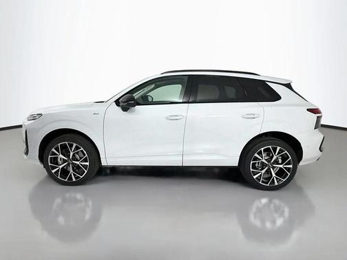 Glacier White Metallic 2026 Audi Q3 TFSI quattro S tronic