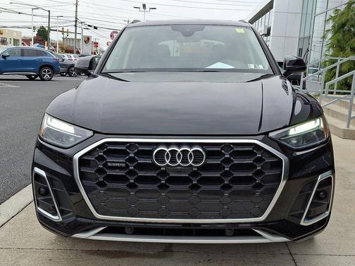 2023 Audi Q5 45 S line Premium Plus