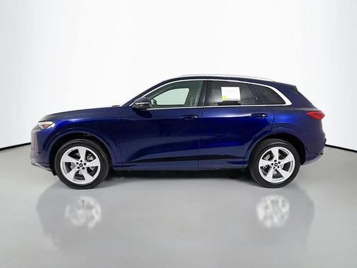 Navarra Blue Metallic 2025 Audi Q5 Premium Plus TFSI quattro S tronic
