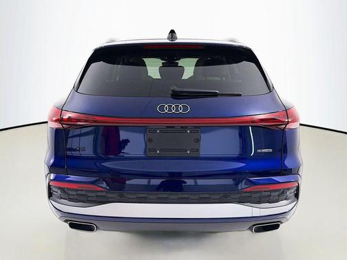 Navarra Blue Metallic 2025 Audi Q5 Premium Plus TFSI quattro S tronic