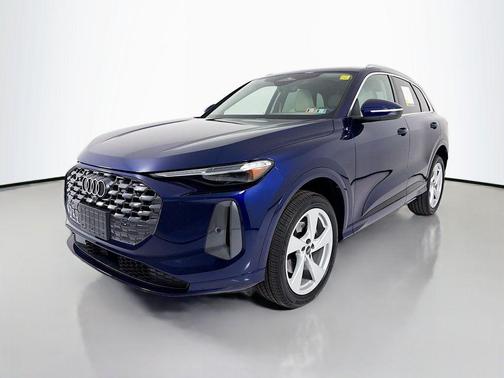 Navarra Blue Metallic 2025 Audi Q5 Premium Plus TFSI quattro S tronic