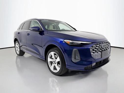 Navarra Blue Metallic 2025 Audi Q5 Premium Plus TFSI quattro S tronic