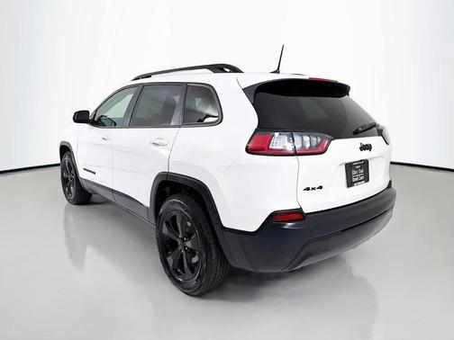 Bright White Clearcoat 2019 Jeep Cherokee Latitude Plus