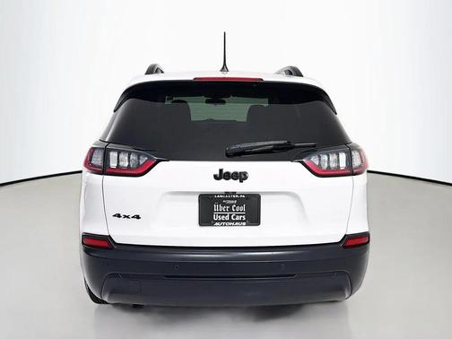 Bright White Clearcoat 2019 Jeep Cherokee Latitude Plus