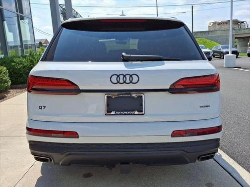 2025 Audi Q7 55 Premium Plus