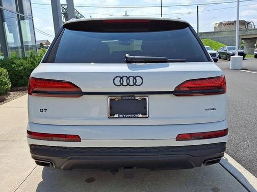 2025 Audi Q7 55 Premium Plus