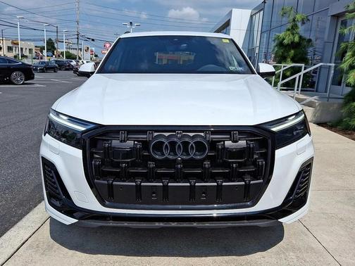 2025 Audi Q7 55 Premium Plus